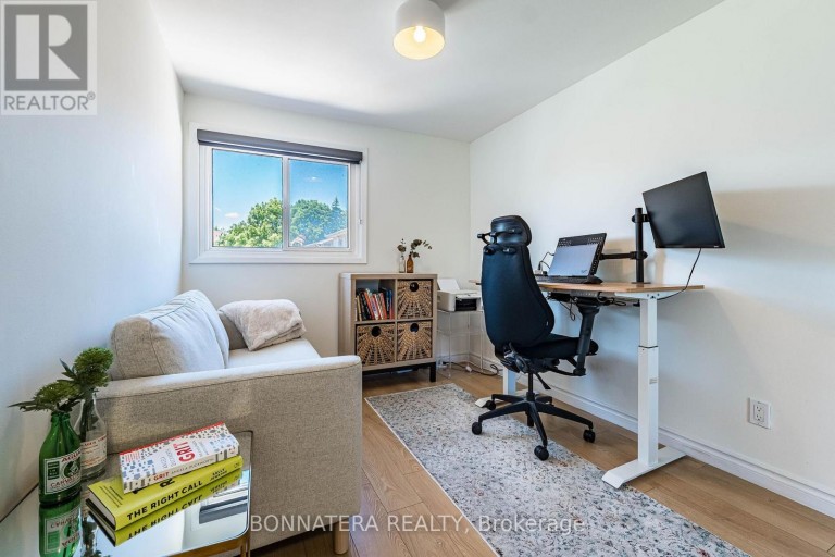 2097 MARINE DRIVE, Oakville (BR Bronte), Ontario, L6L1B8