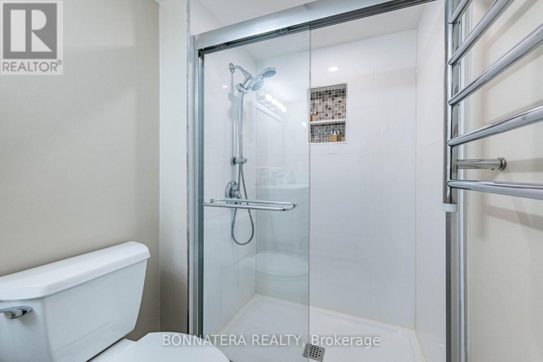 2097 MARINE DRIVE, Oakville (BR Bronte), Ontario, L6L1B8