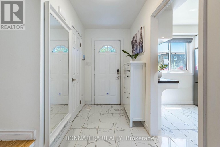 2097 MARINE DRIVE, Oakville (BR Bronte), Ontario, L6L1B8