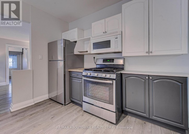 227 EAST 23RD STREET, Hamilton (Eastmount), Ontario, L8V2X2