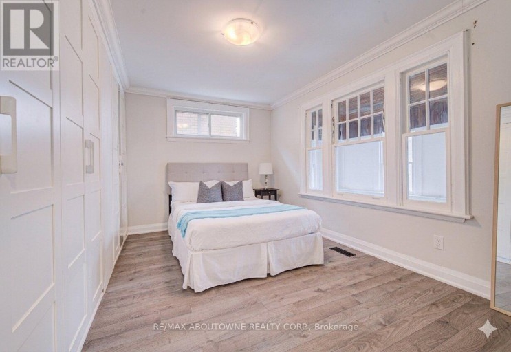 227 EAST 23RD STREET, Hamilton (Eastmount), Ontario, L8V2X2