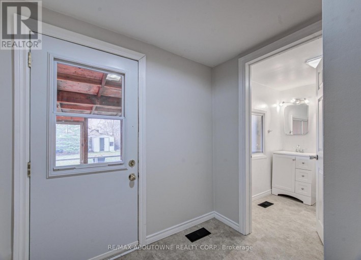 227 EAST 23RD STREET, Hamilton (Eastmount), Ontario, L8V2X2