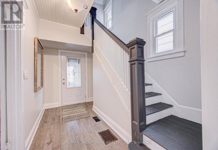 227 EAST 23RD STREET, Hamilton (Eastmount), Ontario, L8V2X2