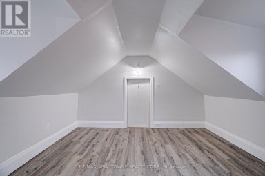 227 EAST 23RD STREET Hamilton (Eastmount) Ontario photo 28