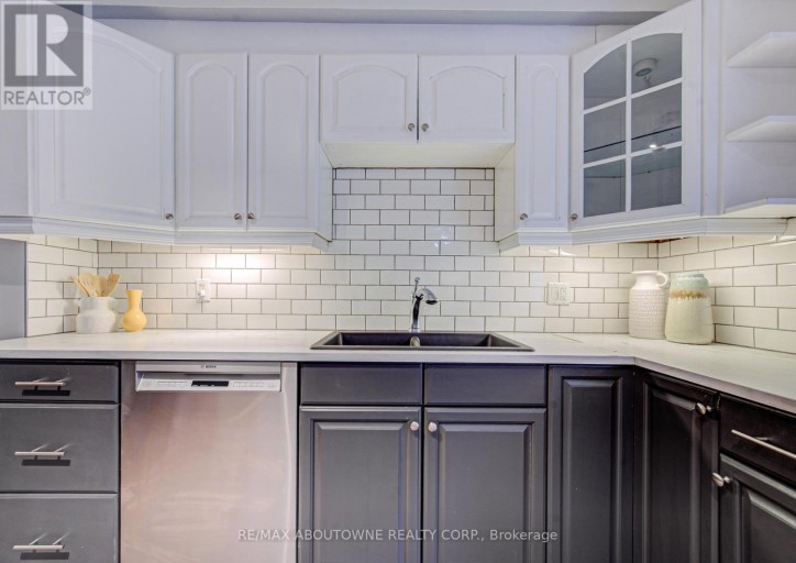 227 EAST 23RD STREET, Hamilton (Eastmount), Ontario, L8V2X2