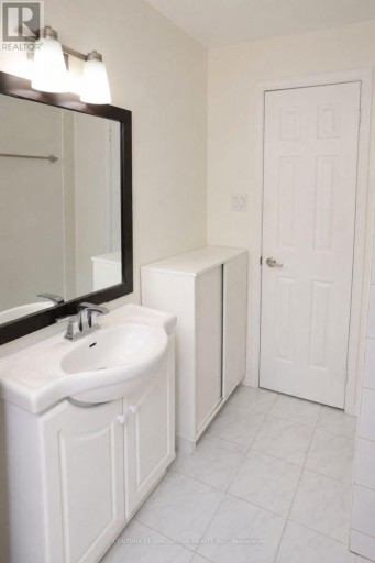 101 HEALE AVENUE, Toronto (Birchcliffe-Cliffside), Ontario, M1N3X9