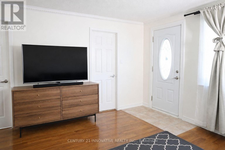 101 HEALE AVENUE, Toronto (Birchcliffe-Cliffside), Ontario, M1N3X9