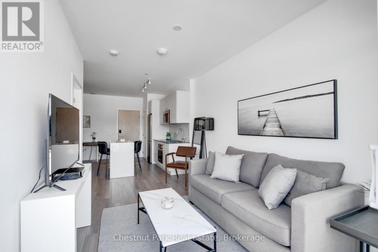 404 - 120 CARRICK TRAIL, Gravenhurst (Muskoka (S)), Ontario, P0P0A2