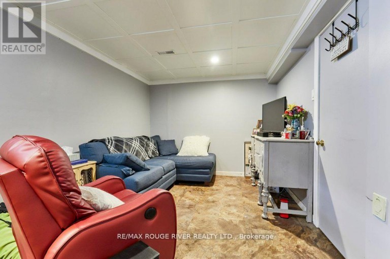 34 CEDAR COURT, Kawartha Lakes (Lindsay), Ontario, K9V6A9