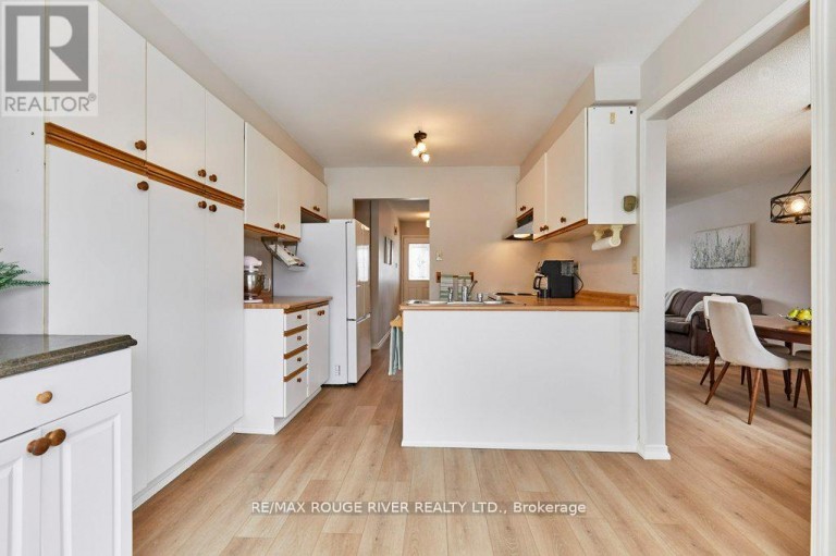 34 CEDAR COURT, Kawartha Lakes (Lindsay), Ontario, K9V6A9