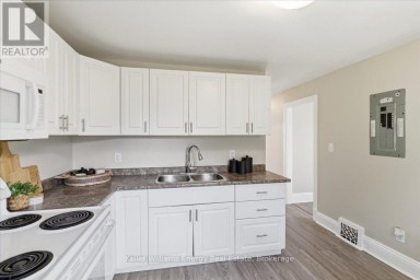 108 DIVISION STREET Oshawa (O'Neill) Ontario photo 13