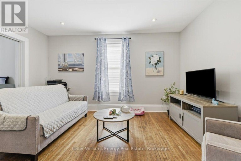 108 DIVISION STREET, Oshawa (O'Neill), Ontario, L1G5M1
