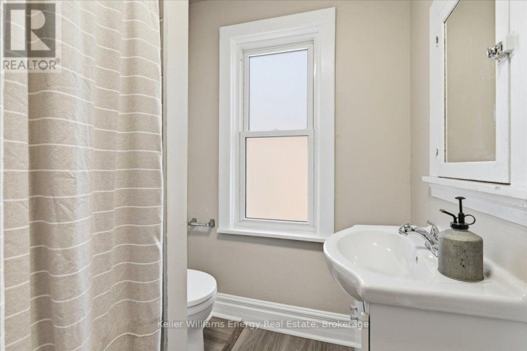 108 DIVISION STREET, Oshawa (O'Neill), Ontario, L1G5M1