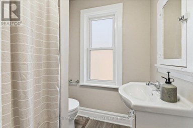 108 DIVISION STREET Oshawa (O'Neill) Ontario photo 6