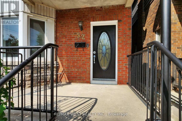 52 HEYDON PARK ROAD, Toronto (Little Portugal), Ontario, M6J2C8