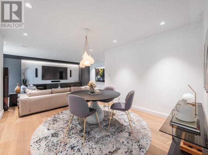 75 ARDWOLD GATE, Toronto (Casa Loma), Ontario, M5R2W1