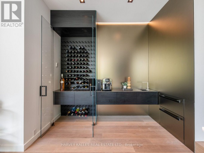 75 ARDWOLD GATE, Toronto (Casa Loma), Ontario, M5R2W1