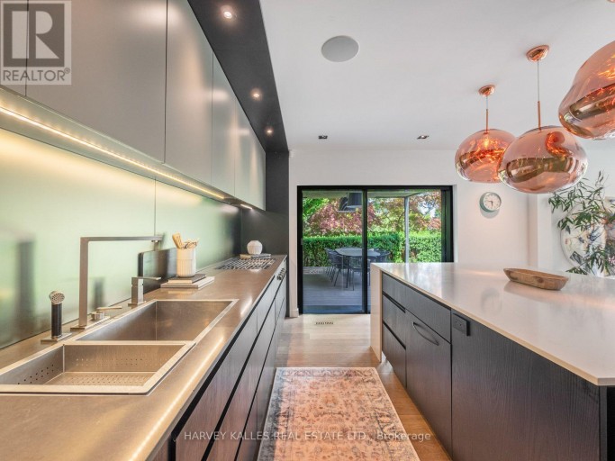 75 ARDWOLD GATE, Toronto (Casa Loma), Ontario, M5R2W1