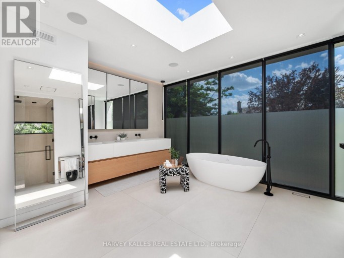 75 ARDWOLD GATE, Toronto (Casa Loma), Ontario, M5R2W1