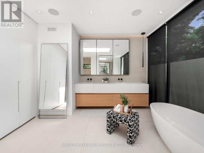 75 ARDWOLD GATE, Toronto (Casa Loma), Ontario, M5R2W1