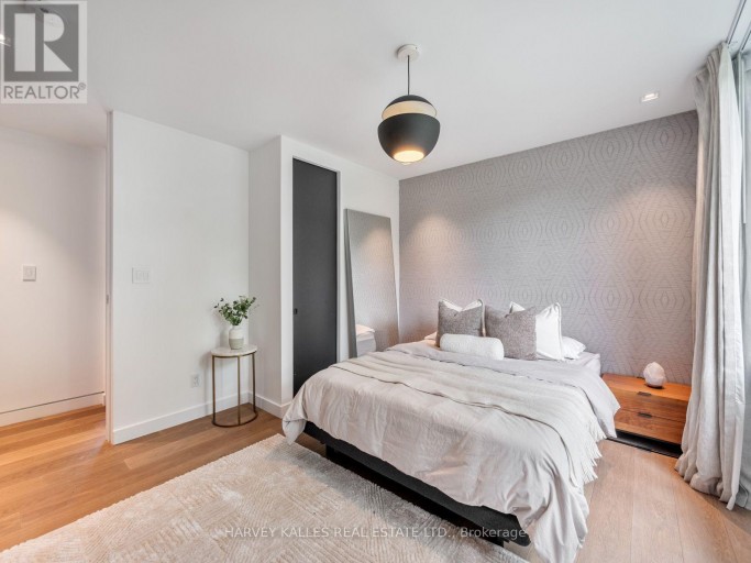 75 ARDWOLD GATE, Toronto (Casa Loma), Ontario, M5R2W1