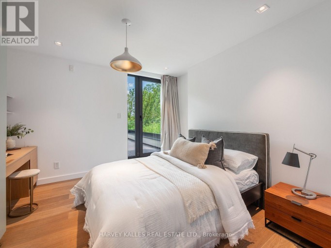 75 ARDWOLD GATE, Toronto (Casa Loma), Ontario, M5R2W1