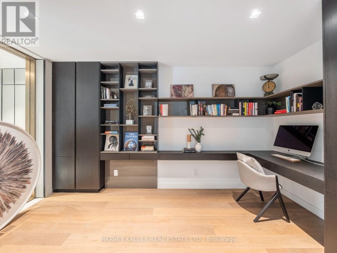 75 ARDWOLD GATE, Toronto (Casa Loma), Ontario, M5R2W1