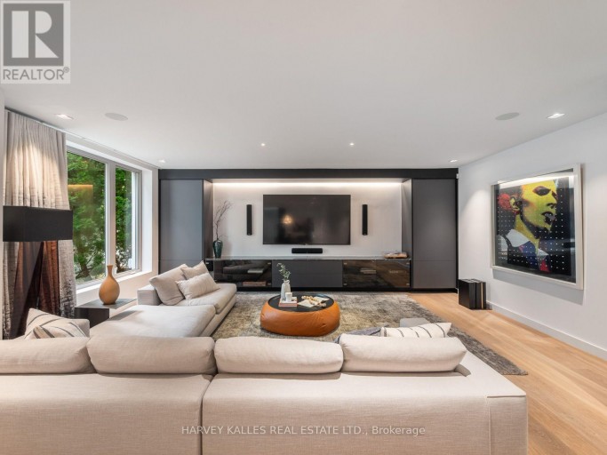 75 ARDWOLD GATE, Toronto (Casa Loma), Ontario, M5R2W1
