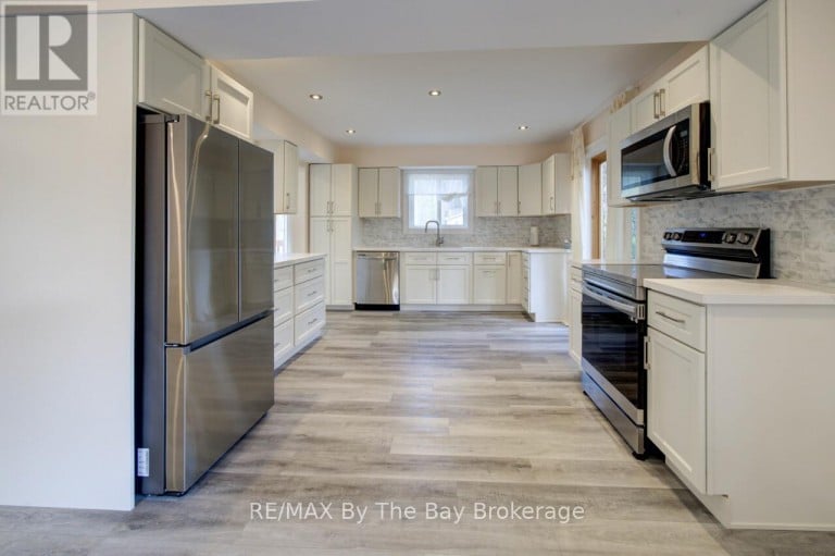 646 OXBOW PARK DRIVE, Wasaga Beach, Ontario, L9Z2V2