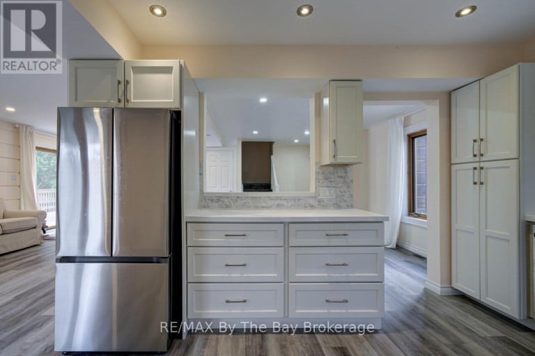 646 OXBOW PARK DRIVE, Wasaga Beach, Ontario, L9Z2V2