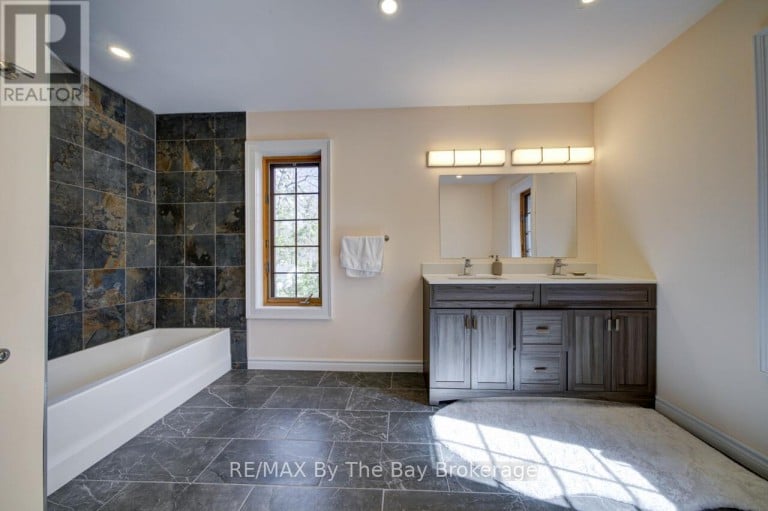 646 OXBOW PARK DRIVE, Wasaga Beach, Ontario, L9Z2V2