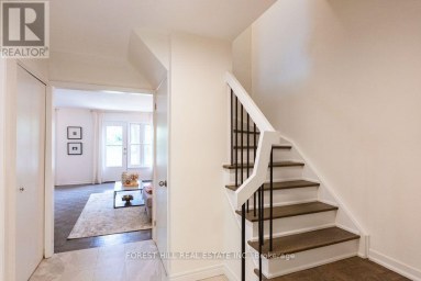 6 SNOWSHOE CRESCENT Markham (German Mills) Ontario photo 3