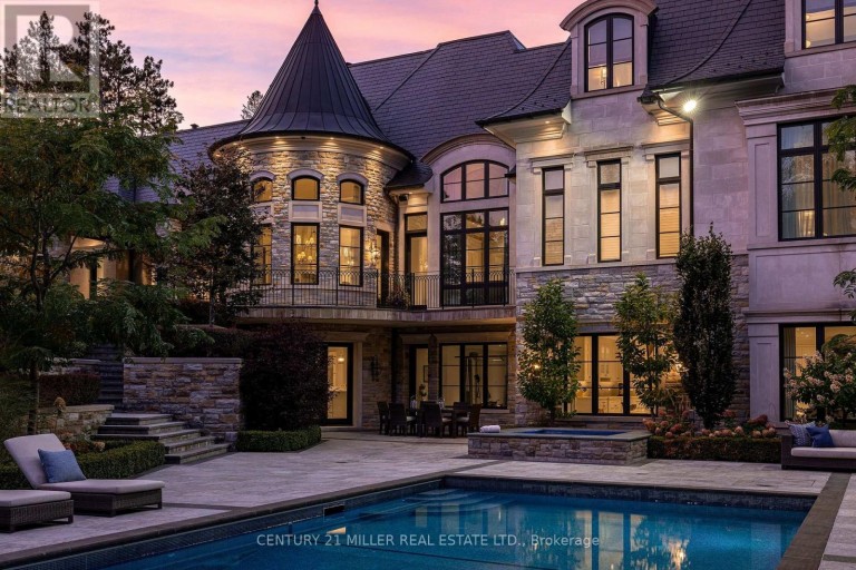 121 REBECCA COURT, Vaughan, Ontario, L6A1G2