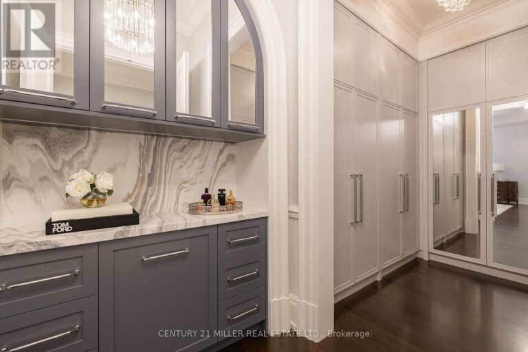 121 REBECCA COURT, Vaughan, Ontario, L6A1G2