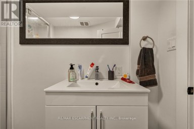 15 MAPES AVENUE Hamilton (Westdale) Ontario photo 32
