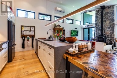 88 BROCK ROAD North Kawartha Ontario photo 8