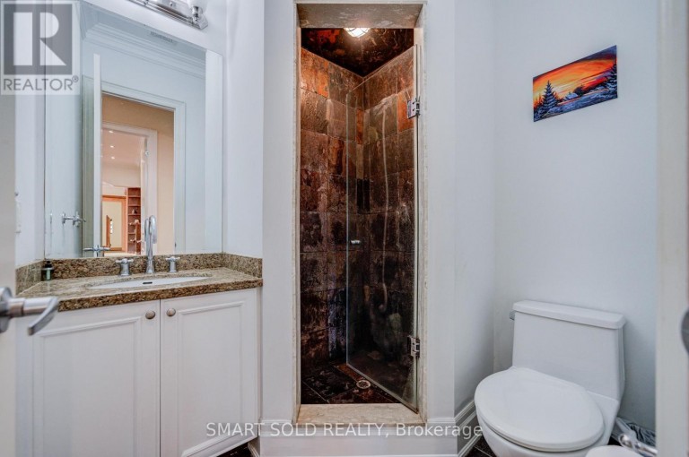6 BRILL CRESCENT, Toronto (Newtonbrook West), Ontario, M2R2X3
