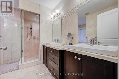 6 BRILL CRESCENT Toronto (Newtonbrook West) Ontario photo 25