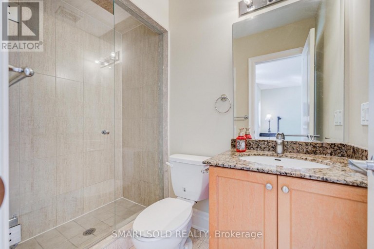 6 BRILL CRESCENT, Toronto (Newtonbrook West), Ontario, M2R2X3