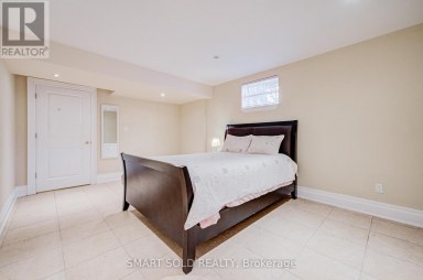 6 BRILL CRESCENT Toronto (Newtonbrook West) Ontario photo 39
