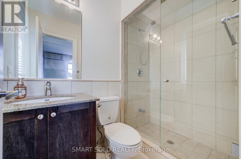 6 BRILL CRESCENT, Toronto (Newtonbrook West), Ontario, M2R2X3