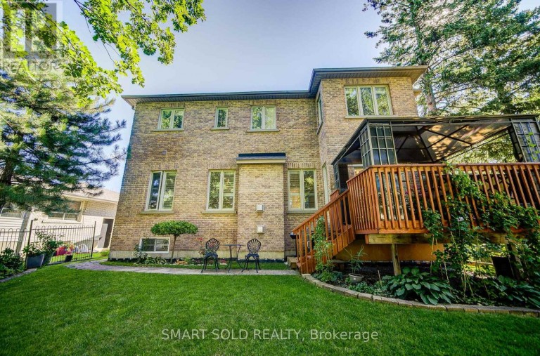 6 BRILL CRESCENT, Toronto (Newtonbrook West), Ontario, M2R2X3