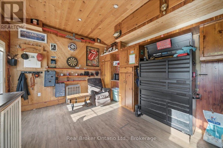 210 PATRICIA CRESCENT, Selwyn, Ontario, K9J6X3