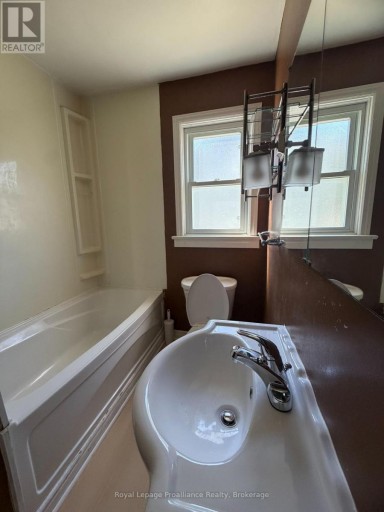 22 PARKER STREET, Belleville (Belleville Ward), Ontario, K8P1C8