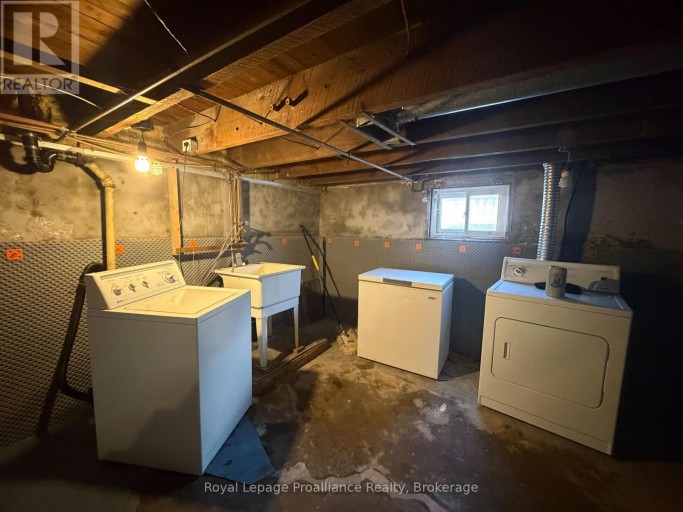 22 PARKER STREET, Belleville (Belleville Ward), Ontario, K8P1C8