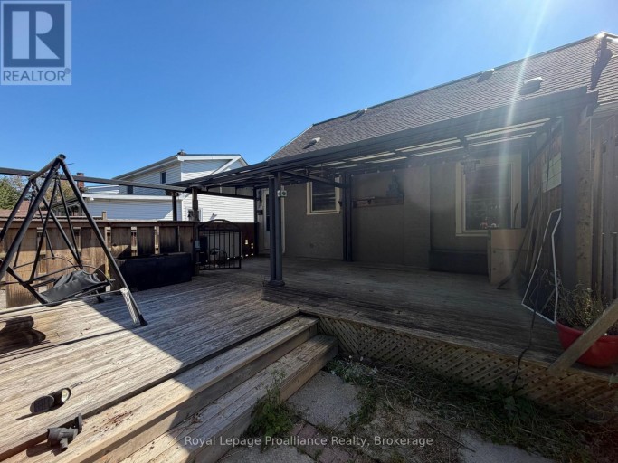 22 PARKER STREET, Belleville (Belleville Ward), Ontario, K8P1C8