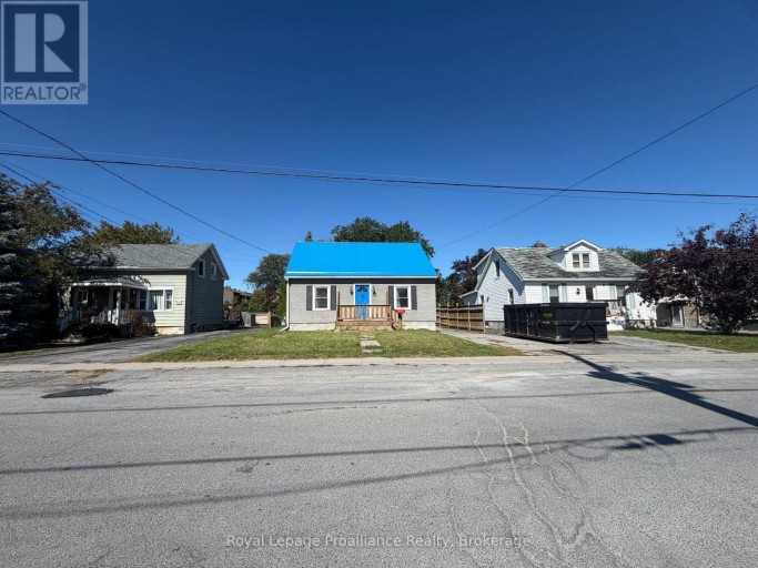 22 PARKER STREET, Belleville (Belleville Ward), Ontario, K8P1C8