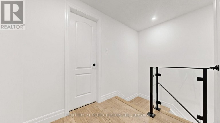 17 HARLEY DRIVE, Ajax (Central), Ontario, L1S5X3