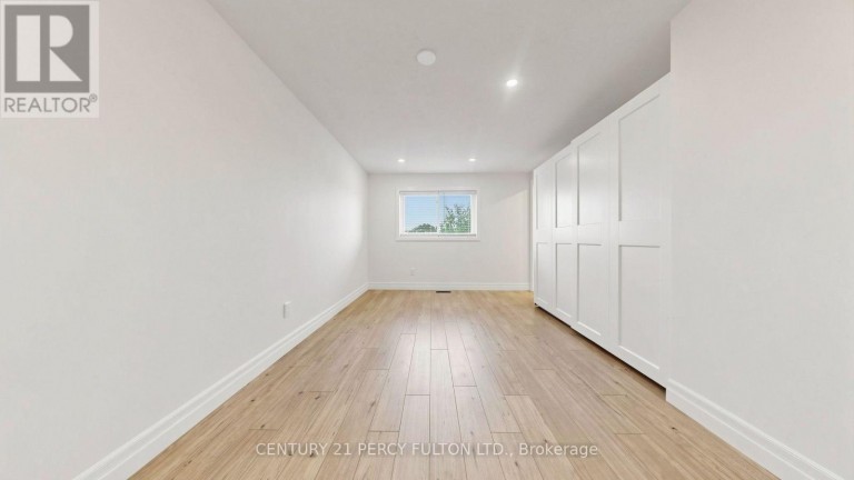 17 HARLEY DRIVE, Ajax (Central), Ontario, L1S5X3