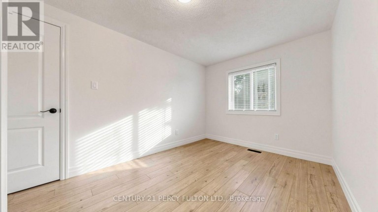 17 HARLEY DRIVE, Ajax (Central), Ontario, L1S5X3